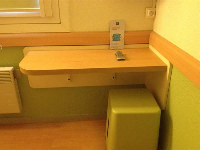 B&B Hotel Cergy П'єррле Екстер'єр фото