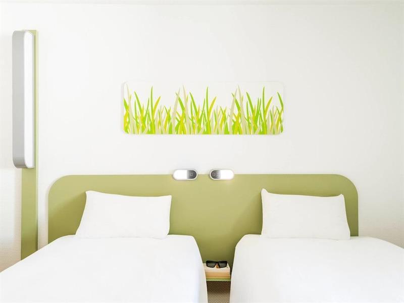 B&B Hotel Cergy П'єррле Екстер'єр фото